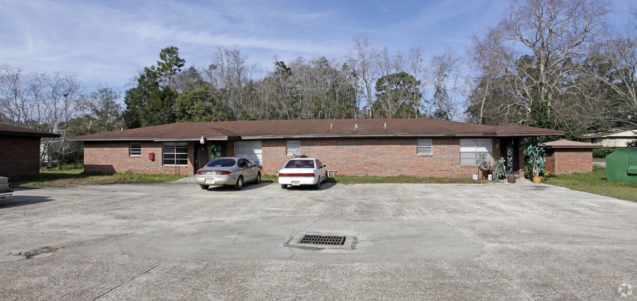 Building Photo - Panama City, FL  Multifamily Portfolio