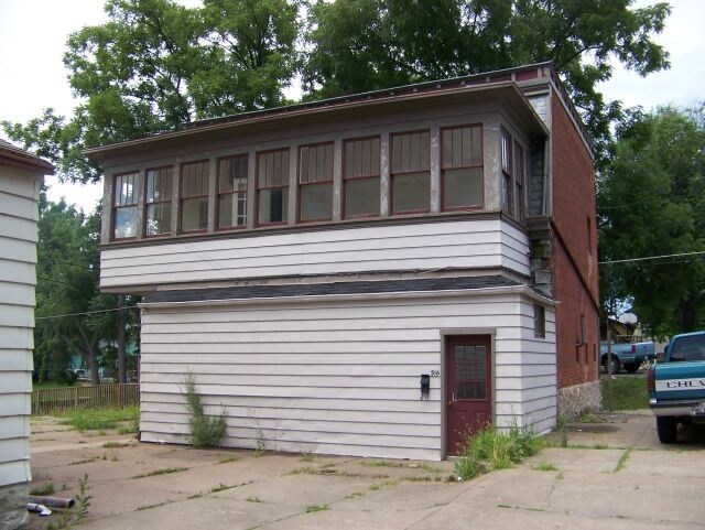 Building Photo - 601 Spring St