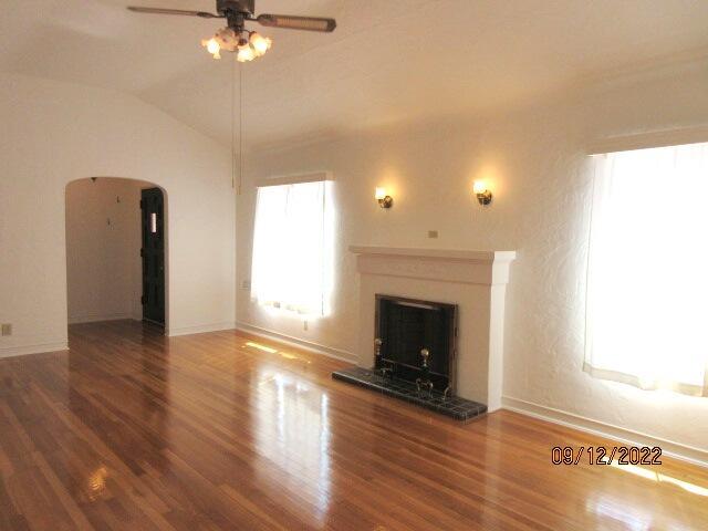 Building Photo - 1115 Mesita Dr