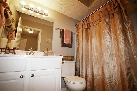 Foto del edificio - 5301 B Stone Meadow Ave