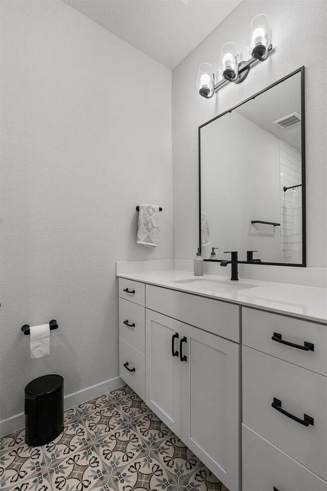 Building Photo - 5308 Evans Ave