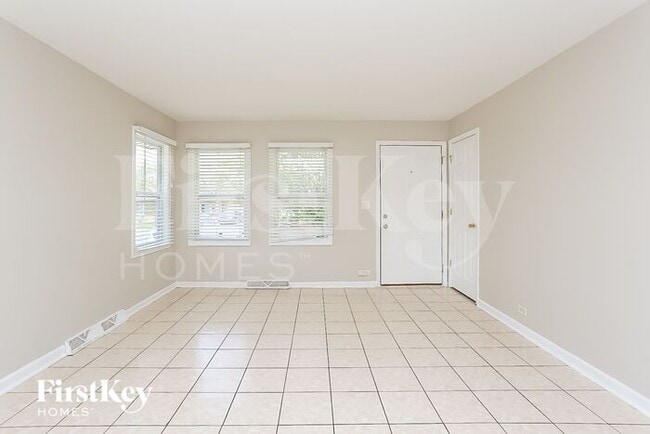 Building Photo - 209 E Myrick Ave