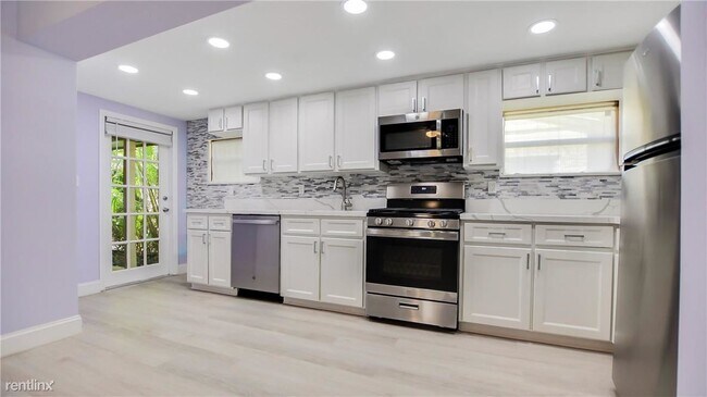 Building Photo - 3 br, 2 bath House - 600 SW 19th St