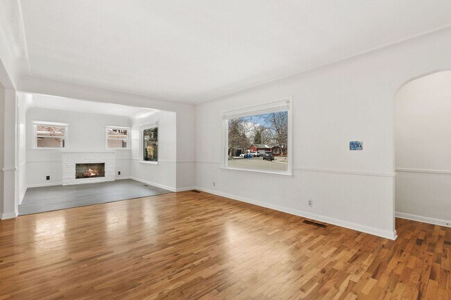 Foto del edificio - Charming Lake Loveland Ranch - Cozy Comfort & Unbeatable Location!