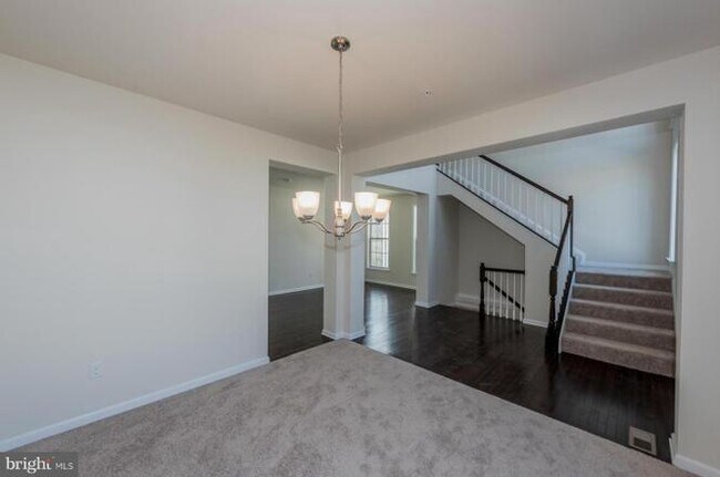 Building Photo - 2302 Grove Hurst Ln