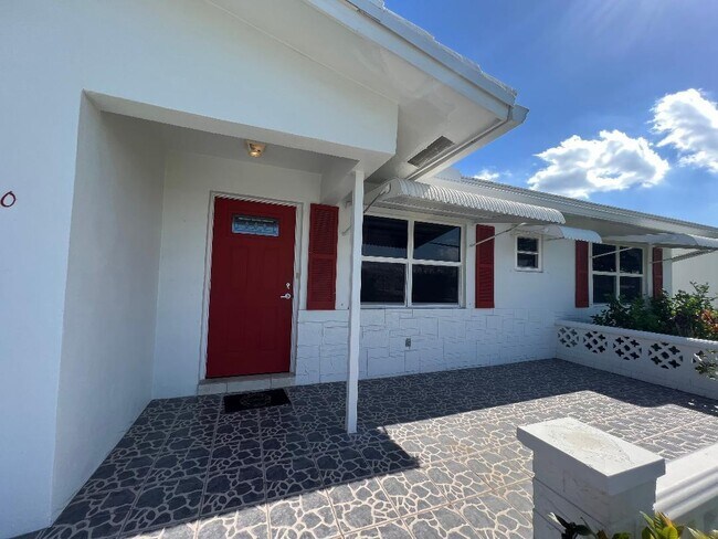 Building Photo - 720 SW 18th St