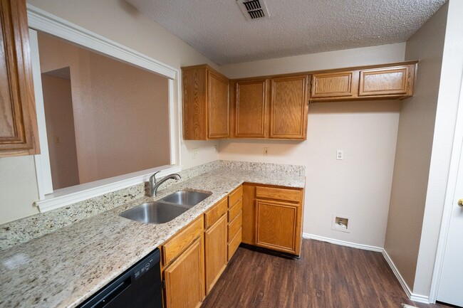 Foto del edificio - Cedar Hill Home in a great Neighborhood!