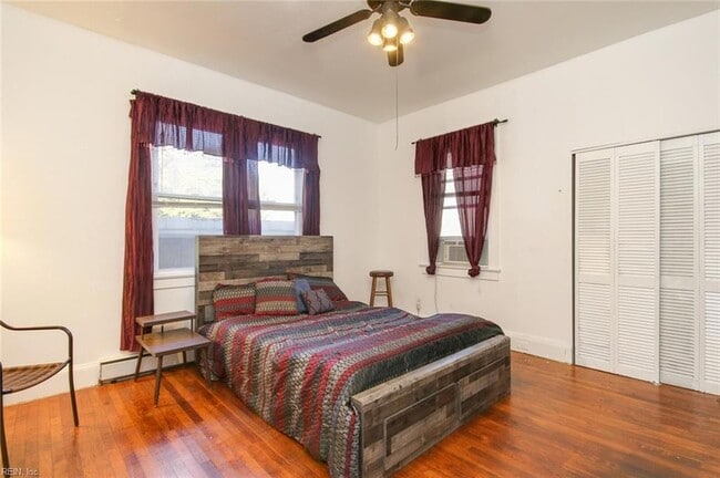 Photo - 3901 Newport Ave House