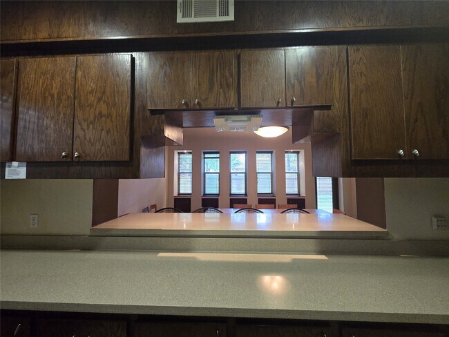 Foto del edificio - 3231 Hemingway Dr