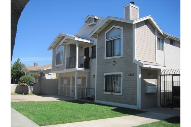 Foto del edificio - 4349 McClintock St