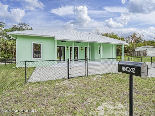 Foto del edificio - 12906 83rd Ave