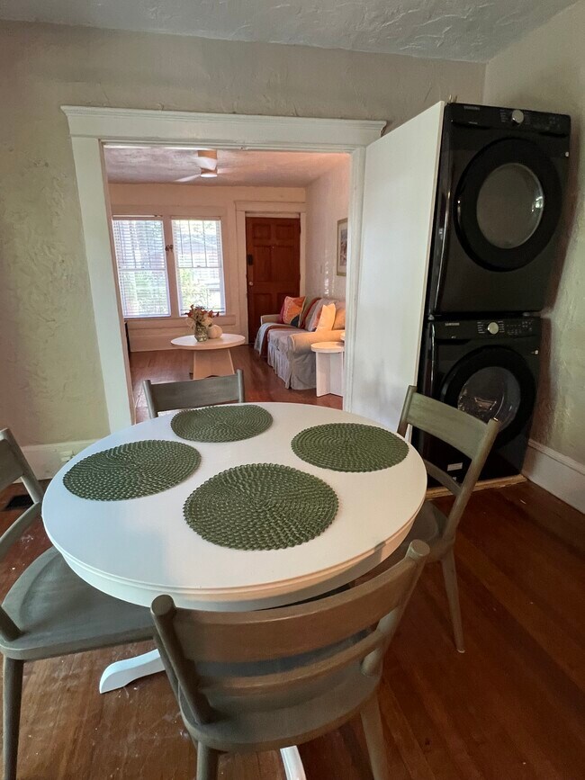 Building Photo - 1112 NW 4th Ave