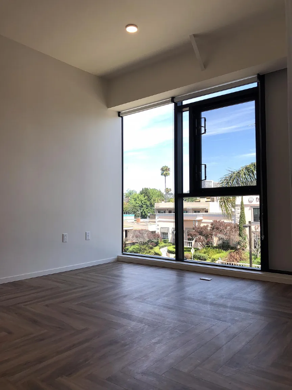 Building Photo - 470 Nautilus St