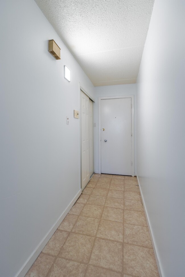 Building Photo - 2150 Osler St
