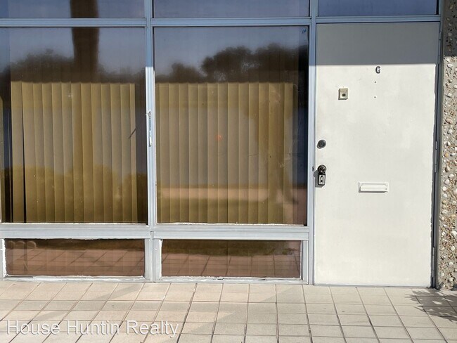 Building Photo - 1 br, 1 bath House - 4358 TAHITIAN GARDENS...