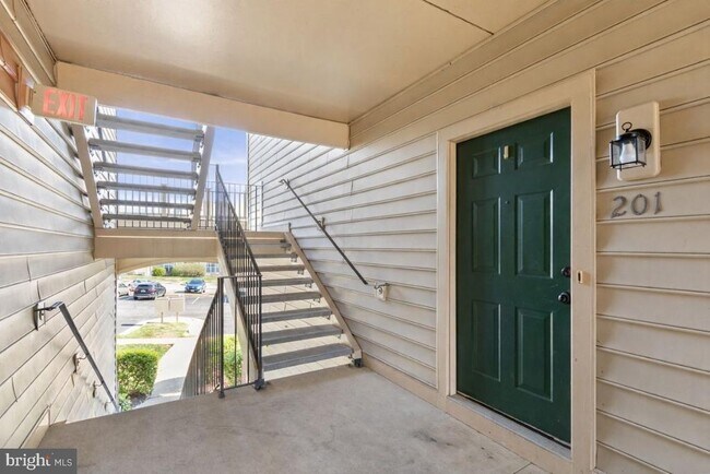 Building Photo - 1031 Gardenview Loop