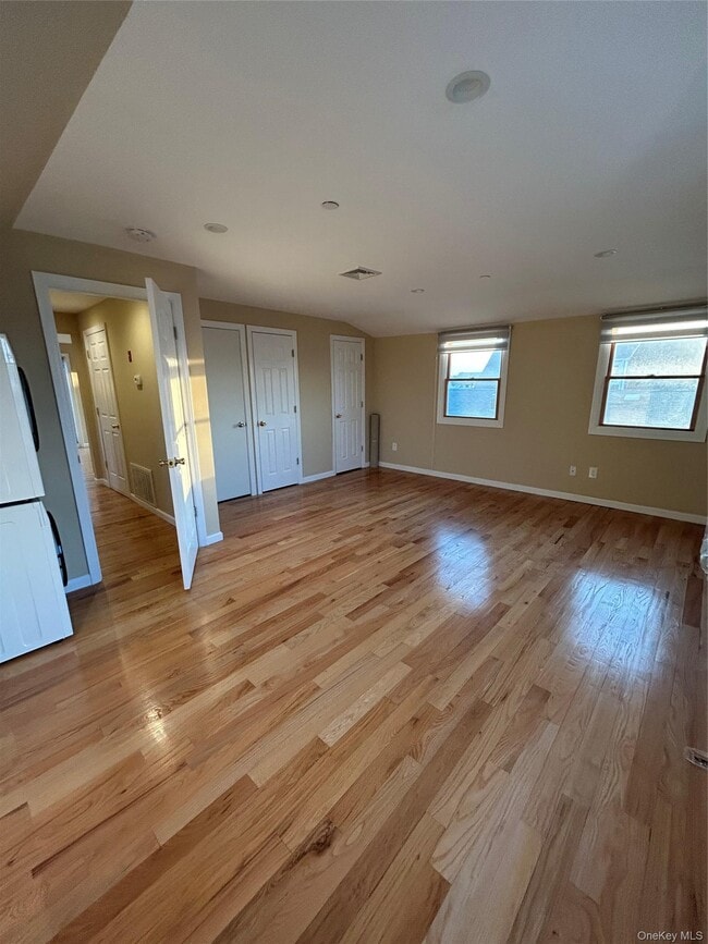 Building Photo - 631 W Market St