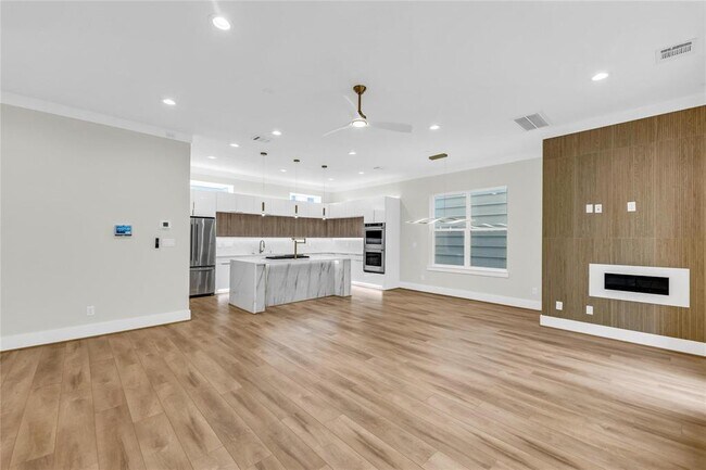 Foto del edificio - 602 W 28th St