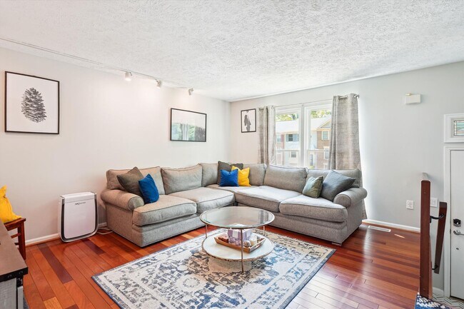 Photo - Charming 3BR/3.5BA Amberfiled Townhome in ...