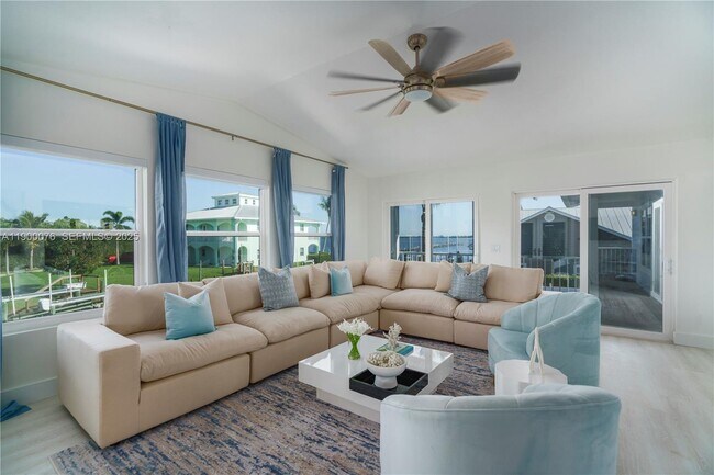 Foto del edificio - 474 Peninsula Dr