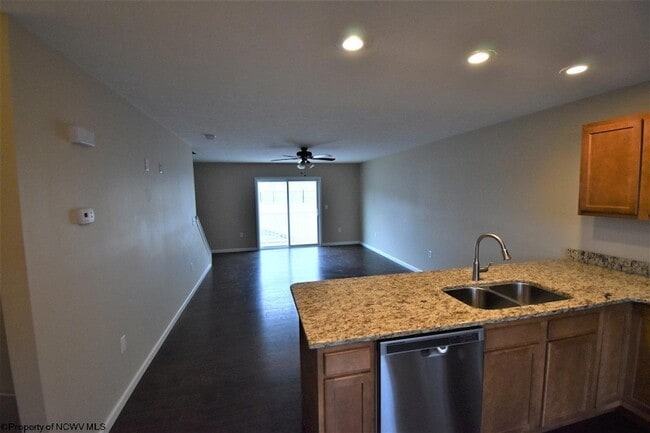 Building Photo - 425 Marlowe Cir