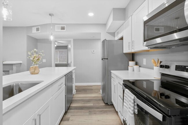 Interior Photo - Elizabeth Green