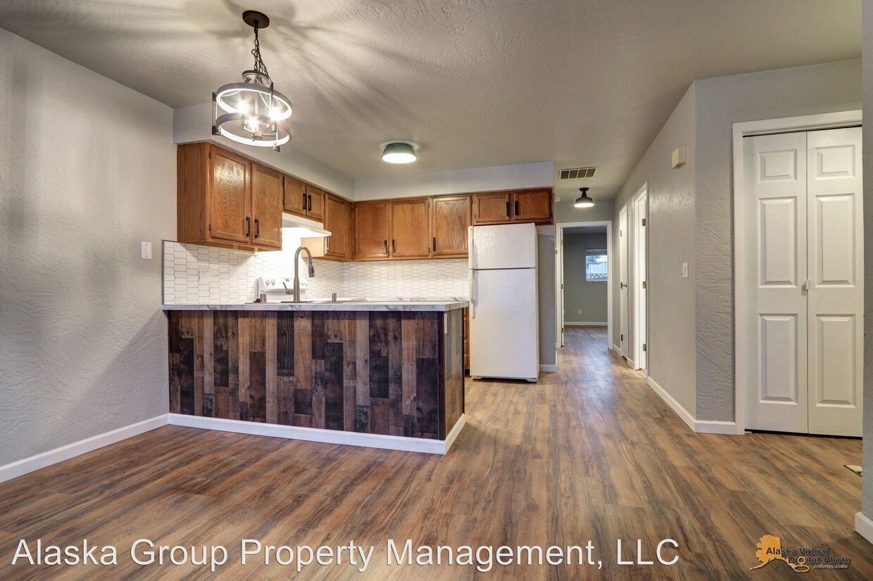 Primary Photo - 2 br, 1 bath House - 6331 Newt Dr.