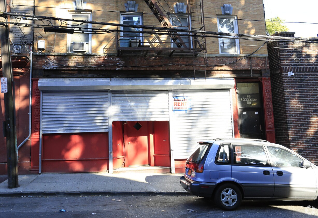 37 Lawrence St, Yonkers, NY 10705 Apartments in Yonkers, NY