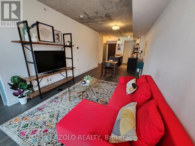 Photo du bâtiment - 560 King St W