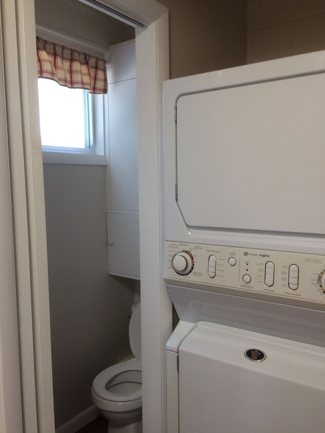 Foto principal - Beautiful 3 Bedroom House Behind Midtown