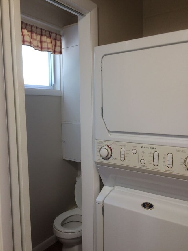 Photo - Beautiful 3 Bedroom House Behind Midtown