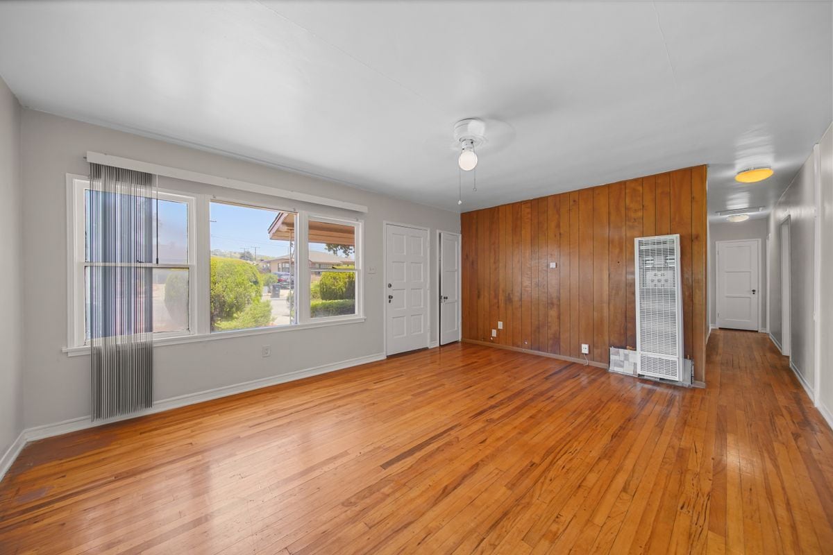 Building Photo - 544 N 7th St