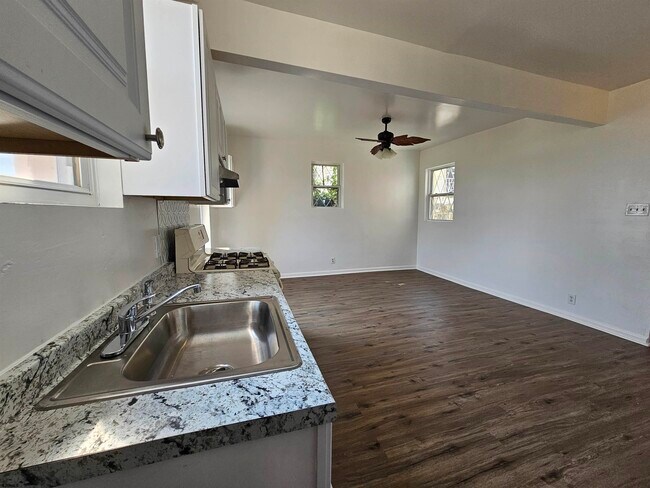 Building Photo - 17 Belle Haven Ct