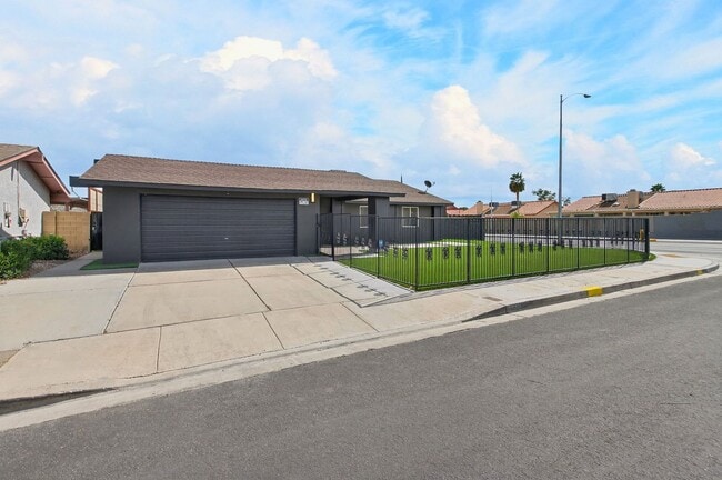 Building Photo - NEWLY RENOVATED SINGLE-STORY HOME LOCATED IN LAS VEGAS