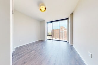 Interior Photo - 5252