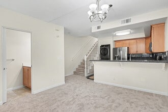 Building Photo - 808 Lenzen Ave