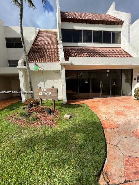 Foto del edificio - 303 Racquet Club Rd