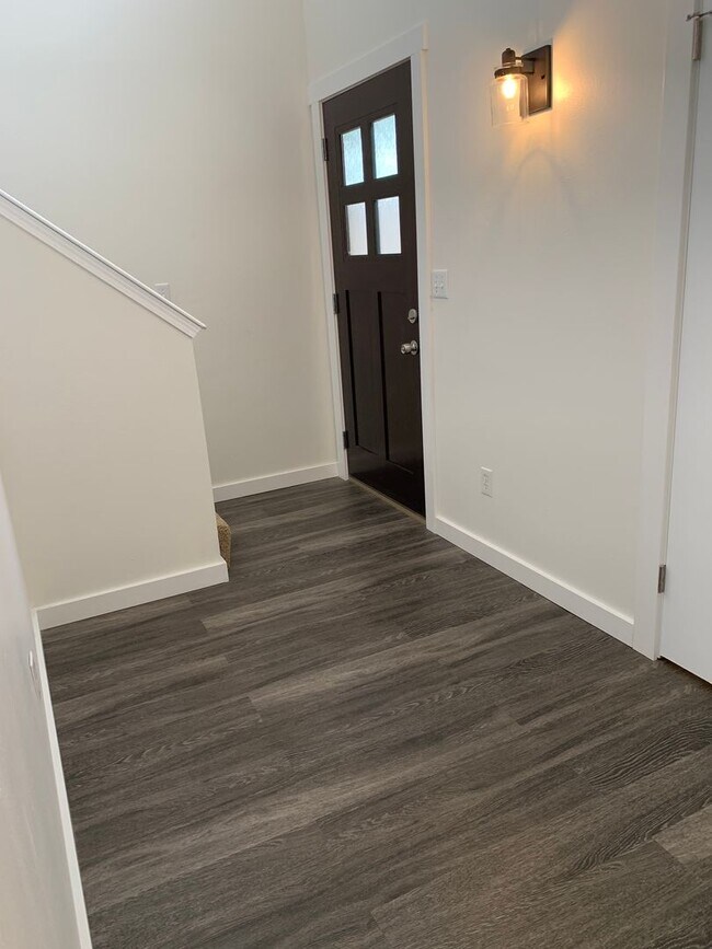 Building Photo - Updated 3 Bedroom Home Near Barkley Village
