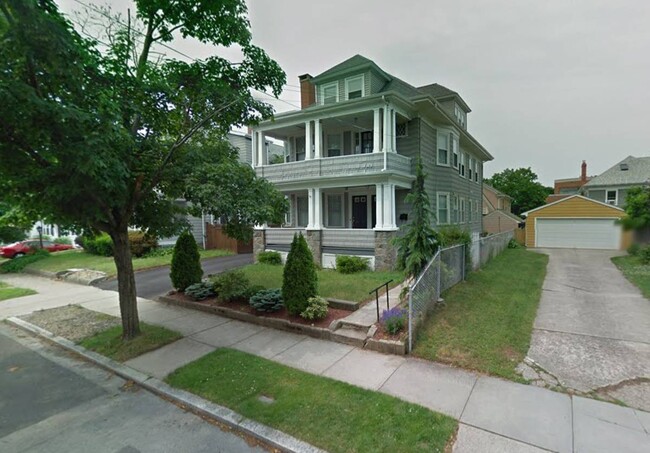 Foto del edificio - 86 Hilltop Ave