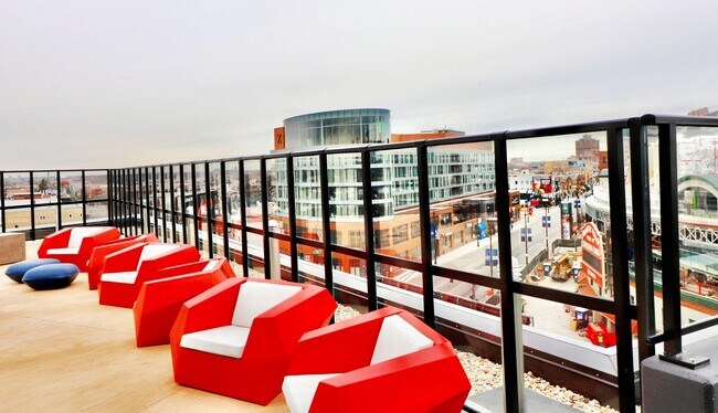 Foto del edificio - 1025 W Addison St