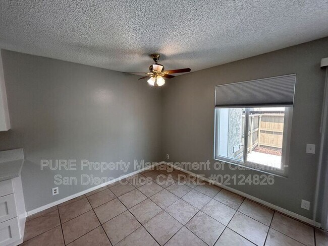 Foto del edificio - 6840 Panamint Row