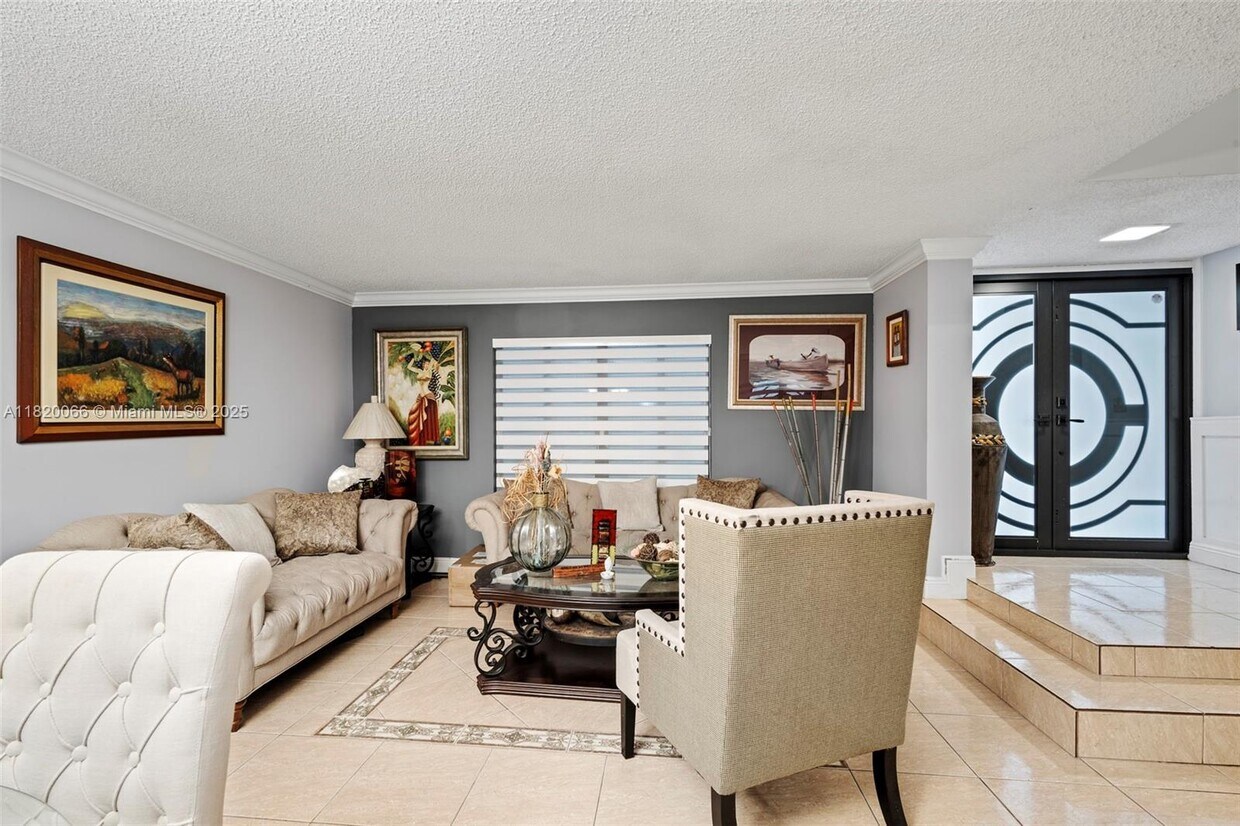 Foto principal - 1151 N Hiatus Rd
