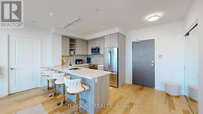 Photo du bâtiment - 33-3533 Shore Breeze Dr