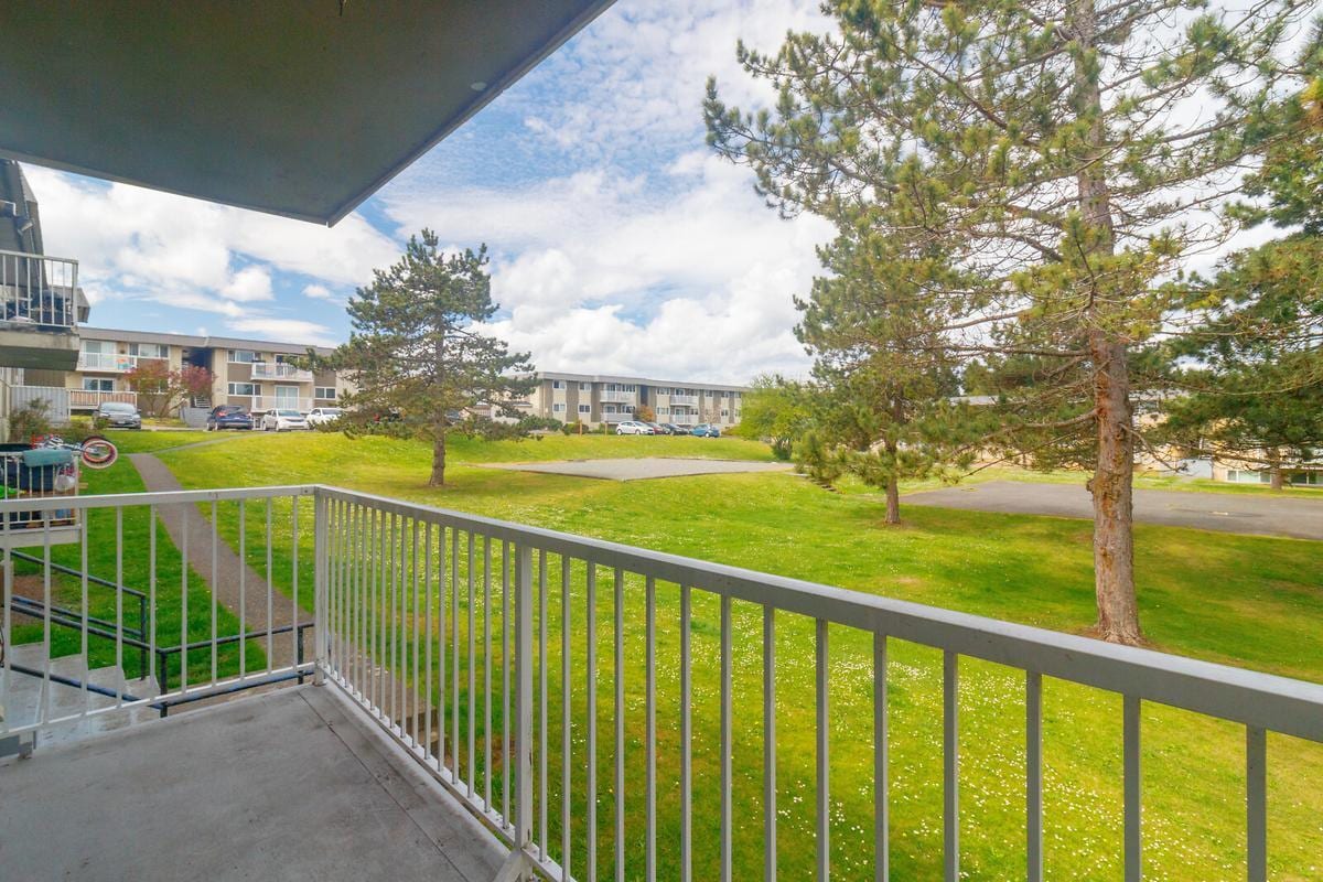 Bowen Estates Apartments 155 Wakesiah Av Nanaimo, BC