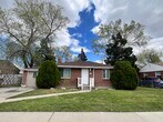 Foto principal - 1145 Montgomery St W