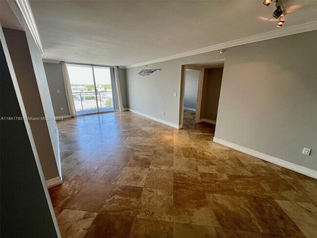 Foto del edificio - 1688 West Ave