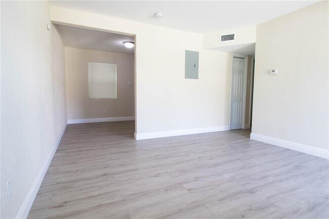Building Photo - 429 NW 9th Ave