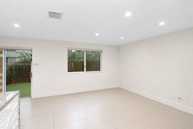 Foto del edificio - 11549 NW 51st Ln