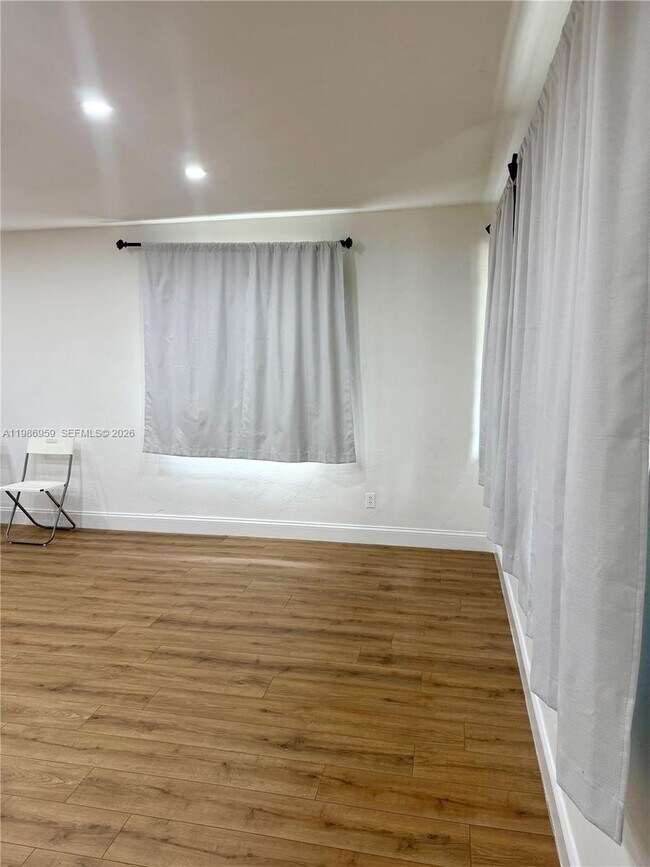 Foto del edificio - 11201 NE 3rd Ave