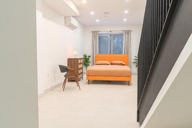 Building Photo - 1255 Decatur St